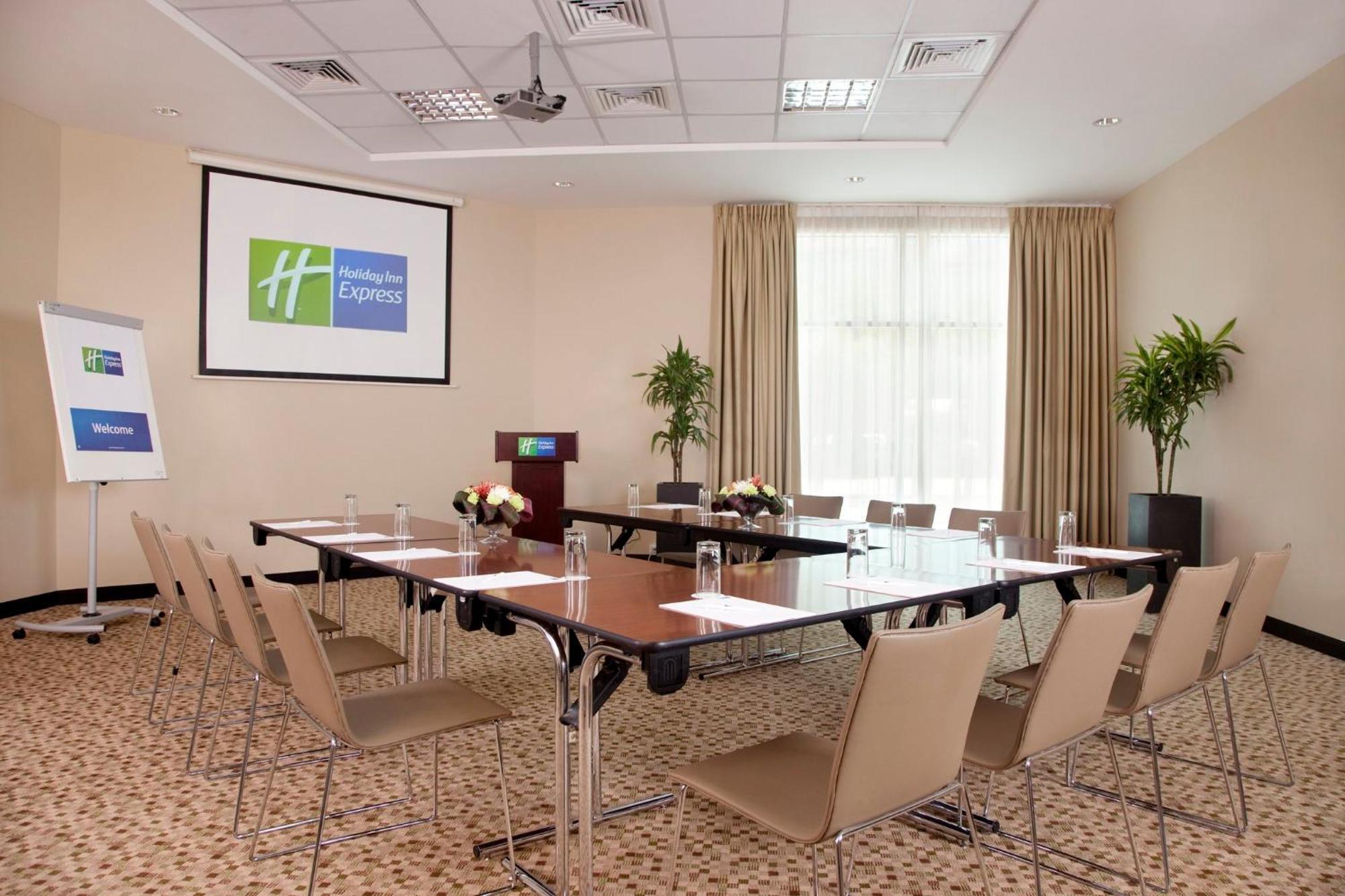 Express Safa Park By Ihg 3*