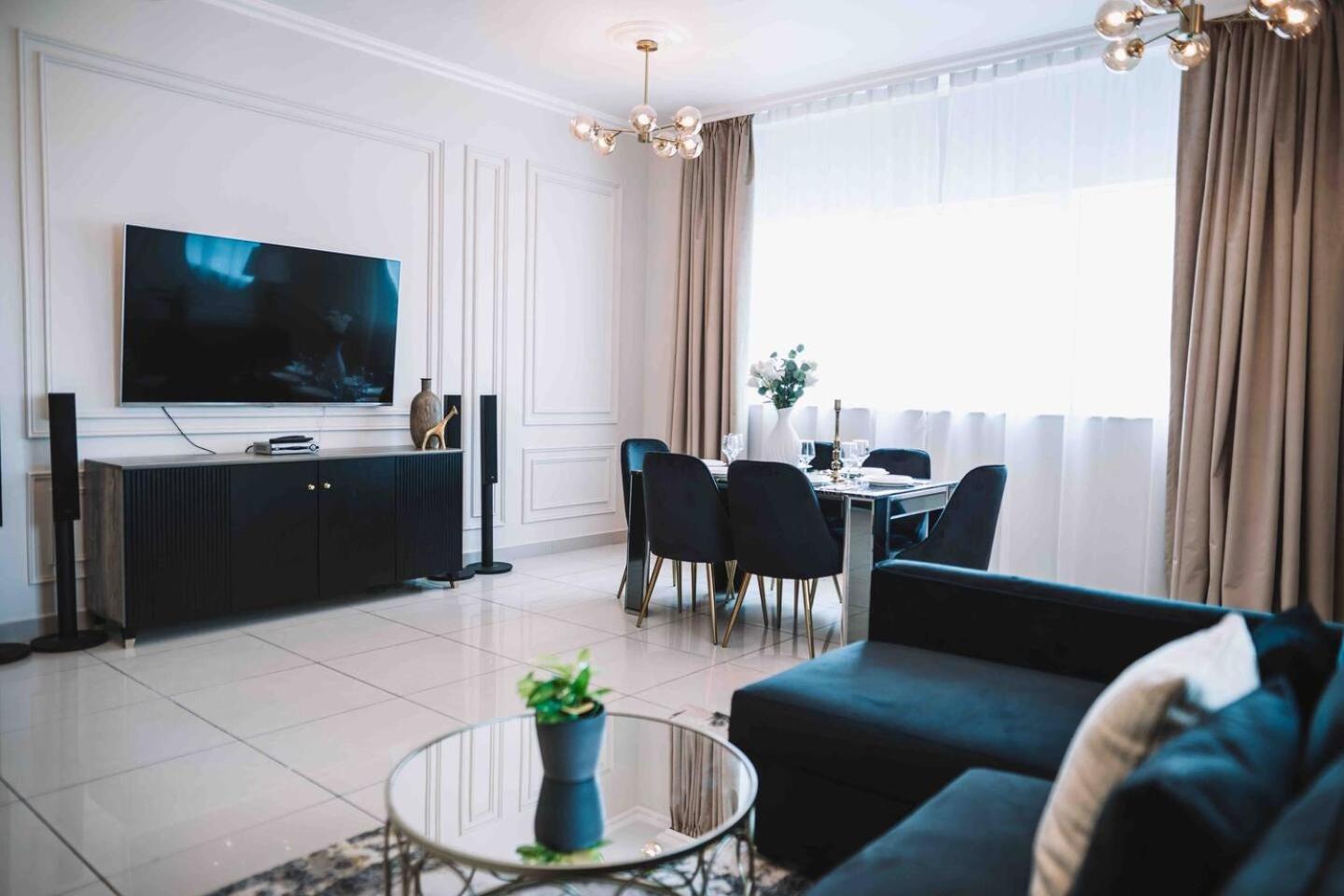 Gorgeous And Sea Views From A High-rise Aparthotel *