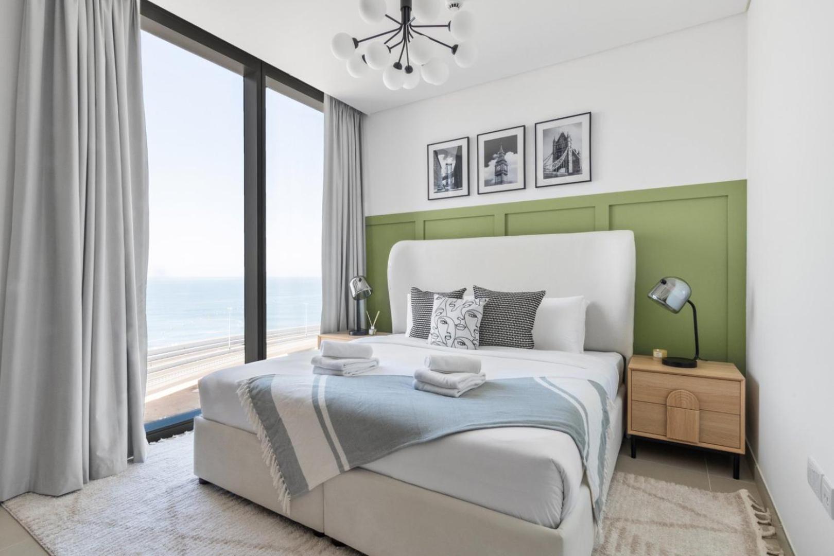 Guestready Azure 52|42 Marina Views Apartment