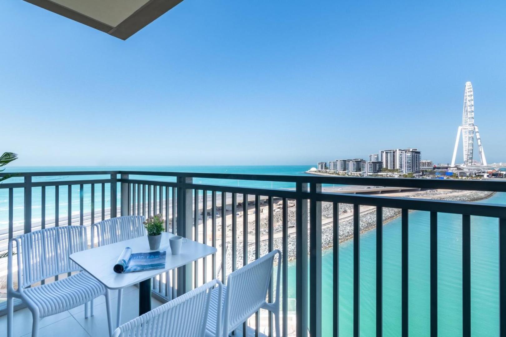 Guestready Azure 52|42 Marina Views Apartment Dubai