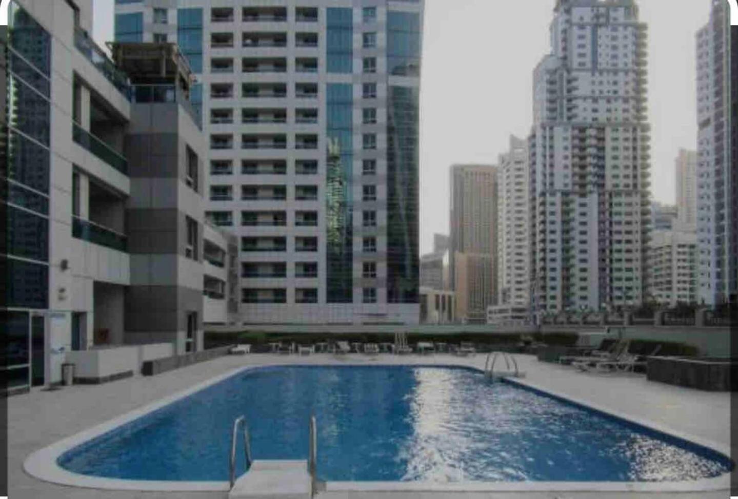 Daire Charming One Bedroom In Marina Dubai