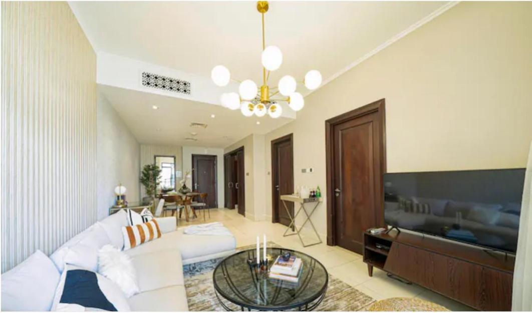 Vibrant One Bed, 5 Mins Walk To Mall, Burj Apartment