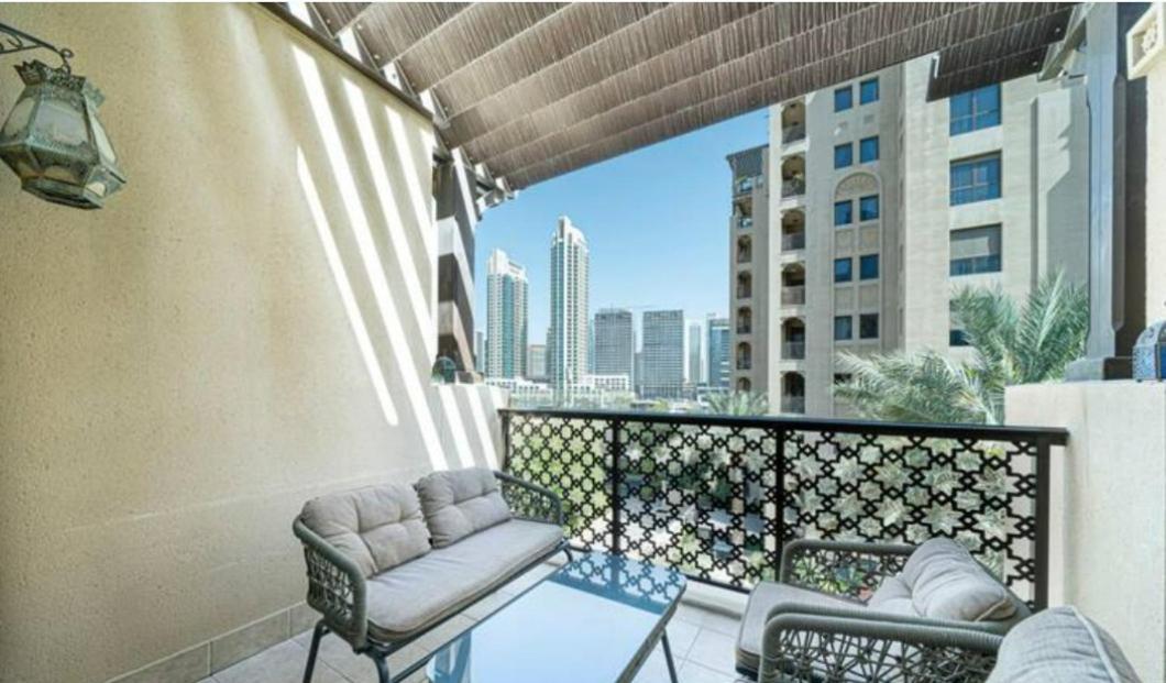 Apartment Vibrant One Bed, 5 Mins Walk To Mall, Burj