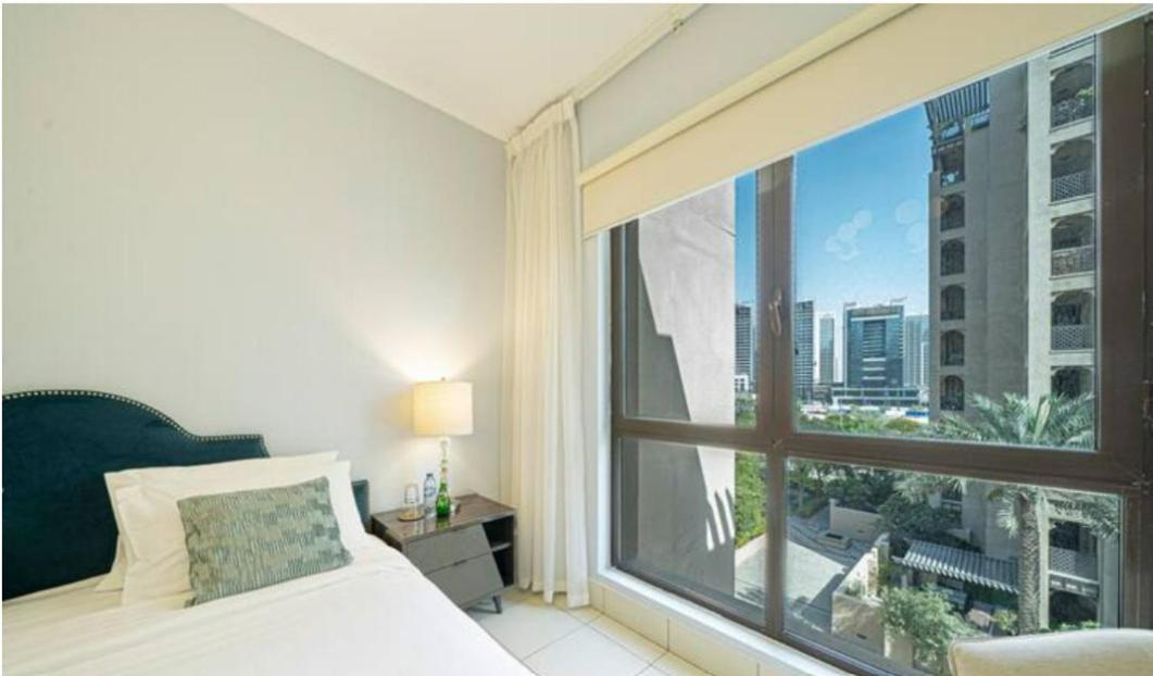 Vibrant One Bed, 5 Mins Walk To Mall, Burj Apartment