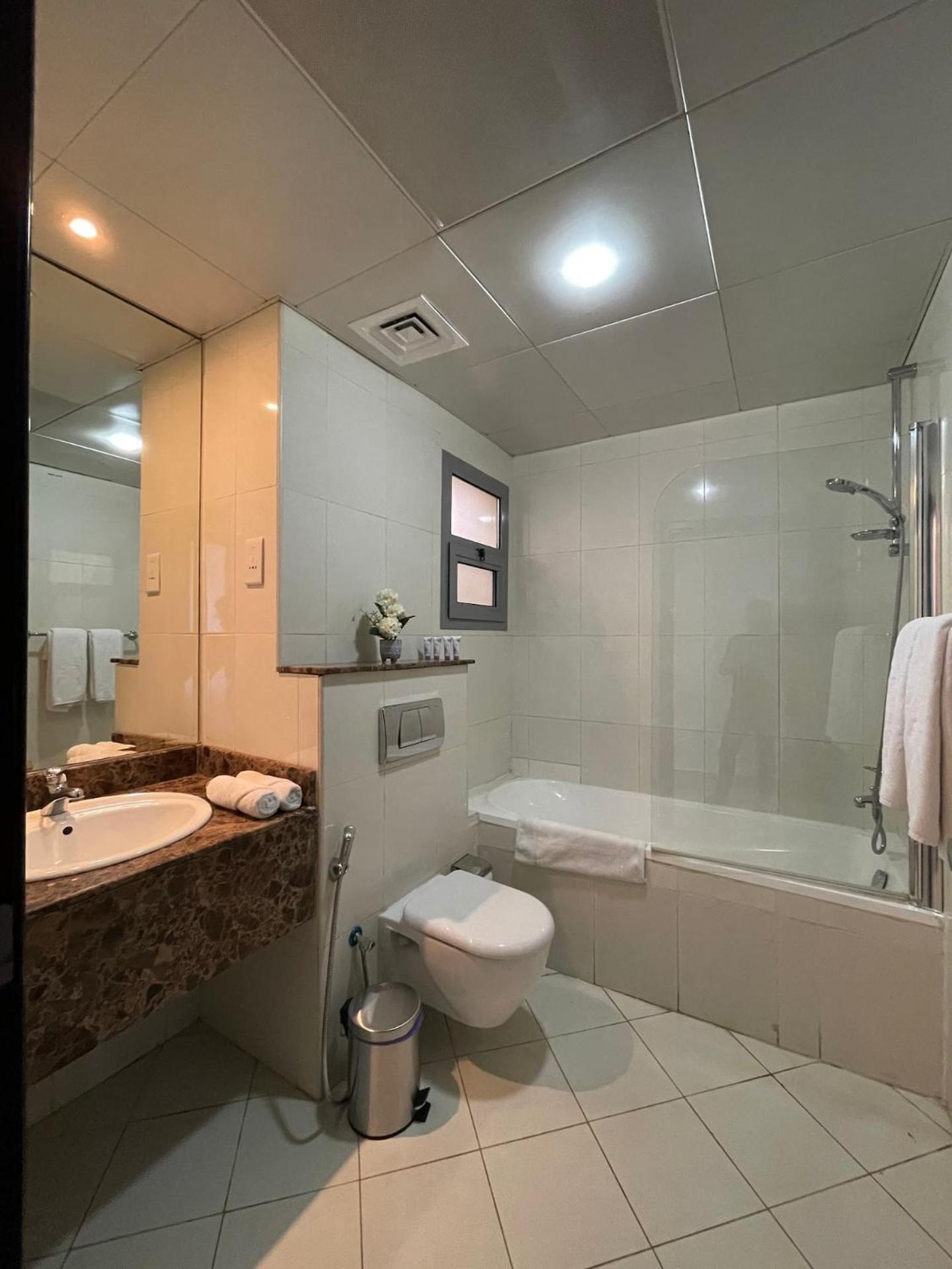 Ferienhaus Away From - Barsha Heights