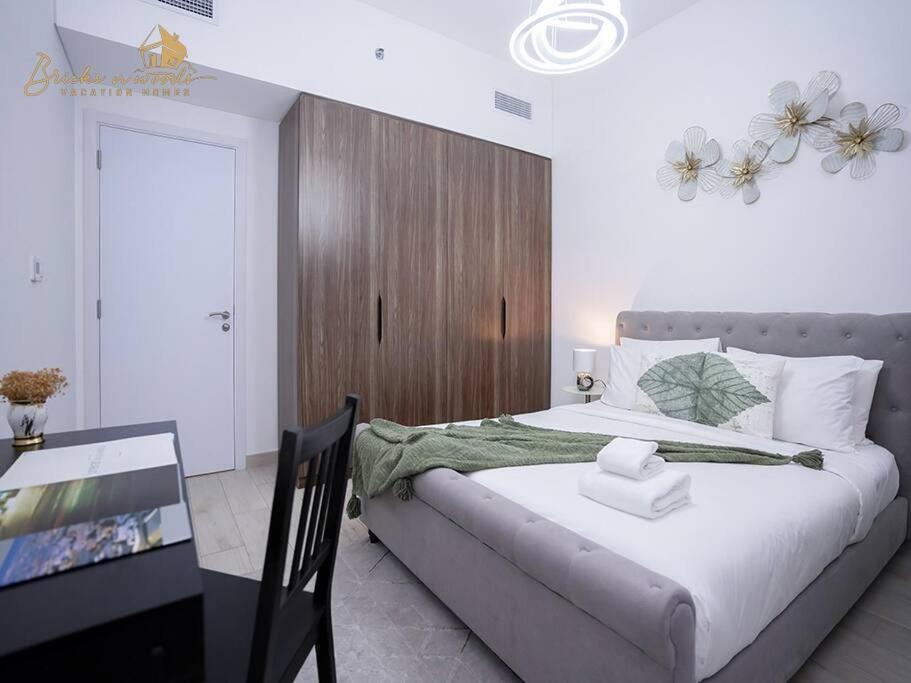 Stunning Burj View 1 Bhk Dubai