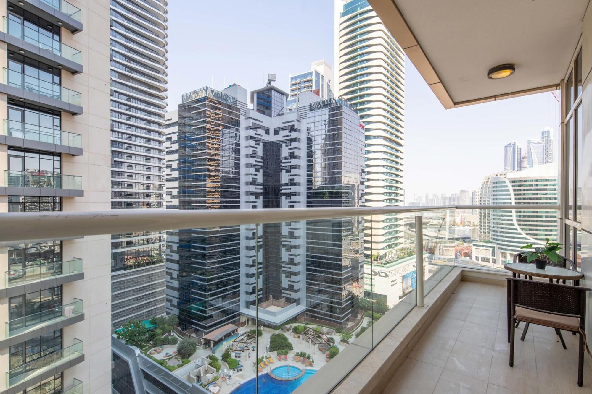 Frank Porter - Mon Reve Dubai