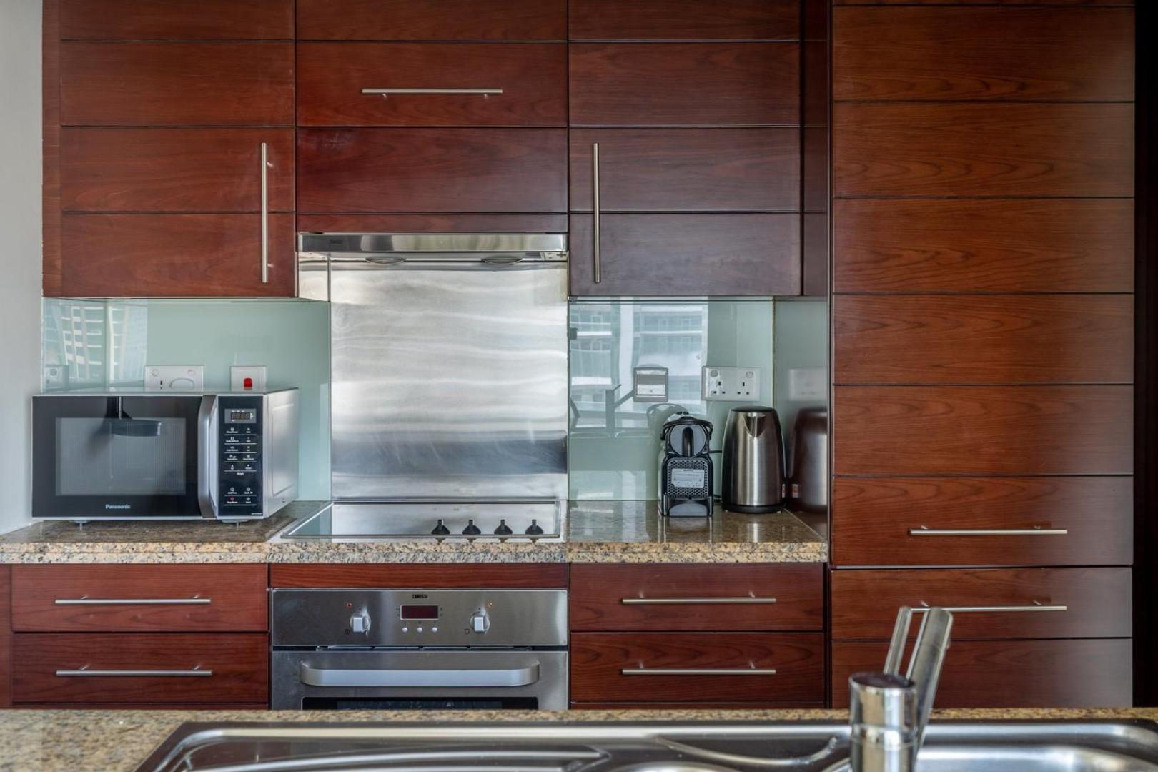 Guestready - Sleek With Burj Views Apartment