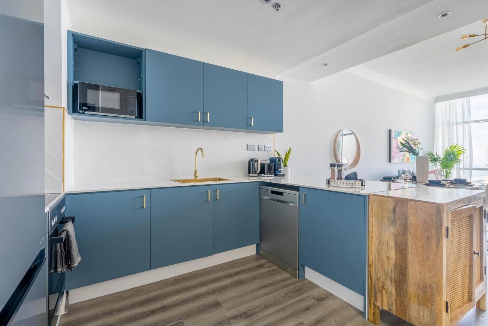 Guestready - Lux Interiors In Marina Apartment Dubai