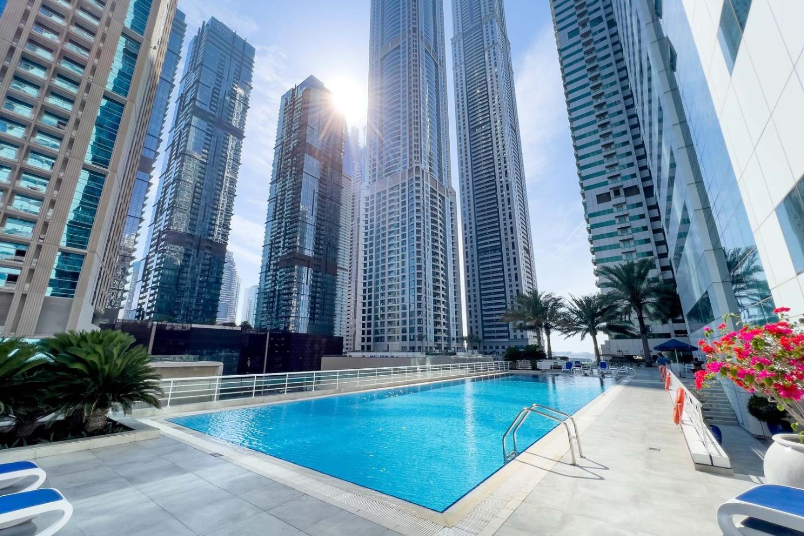 Guestready - Lux Interiors In Marina Apartment Dubai