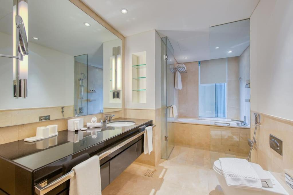 Superhost - At Jw Marriott - The Address Marina