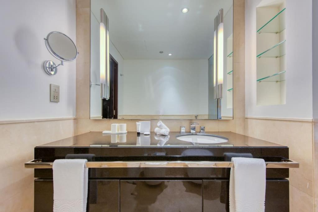 Superhost - At Jw Marriott - The Address Marina Apartment