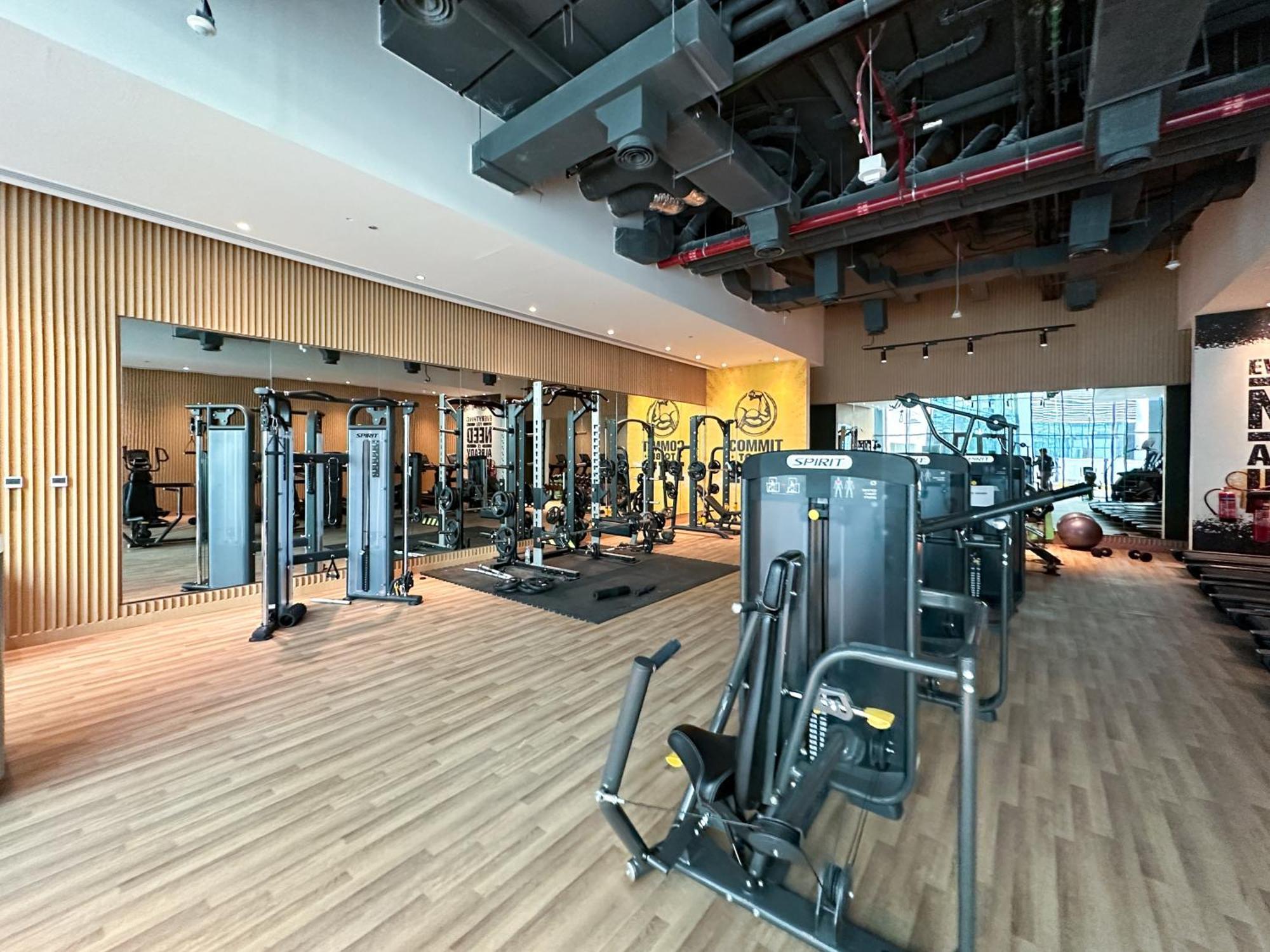Luxe Lagoon Palm Private Access With Infinity Pool & Bar Apartment Dubai