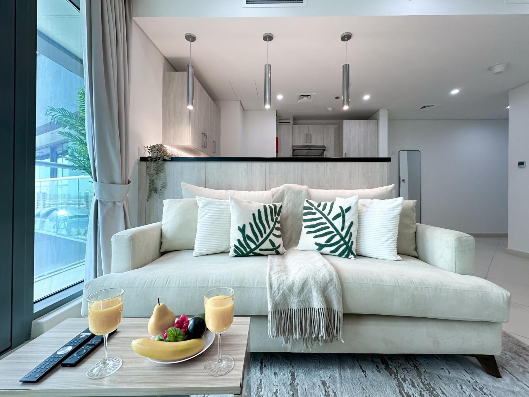 Luxe Lagoon Palm Private Access With Infinity Pool & Bar *
