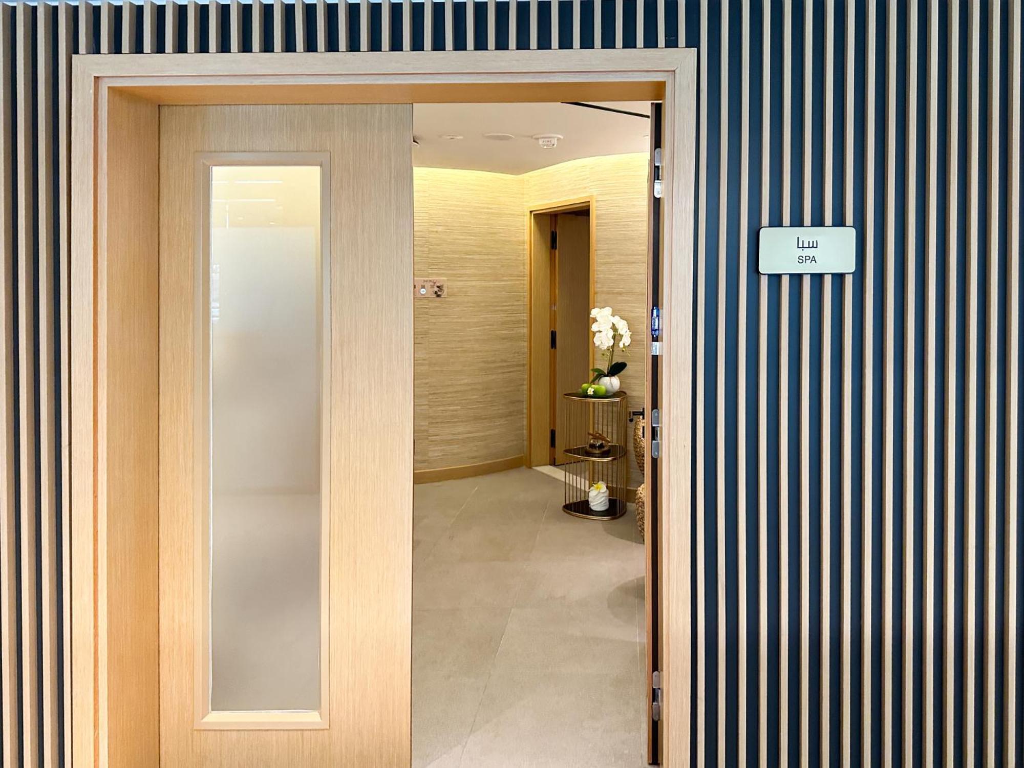 Luxe Lagoon Palm Private Access With Infinity Pool & Bar * Dubai