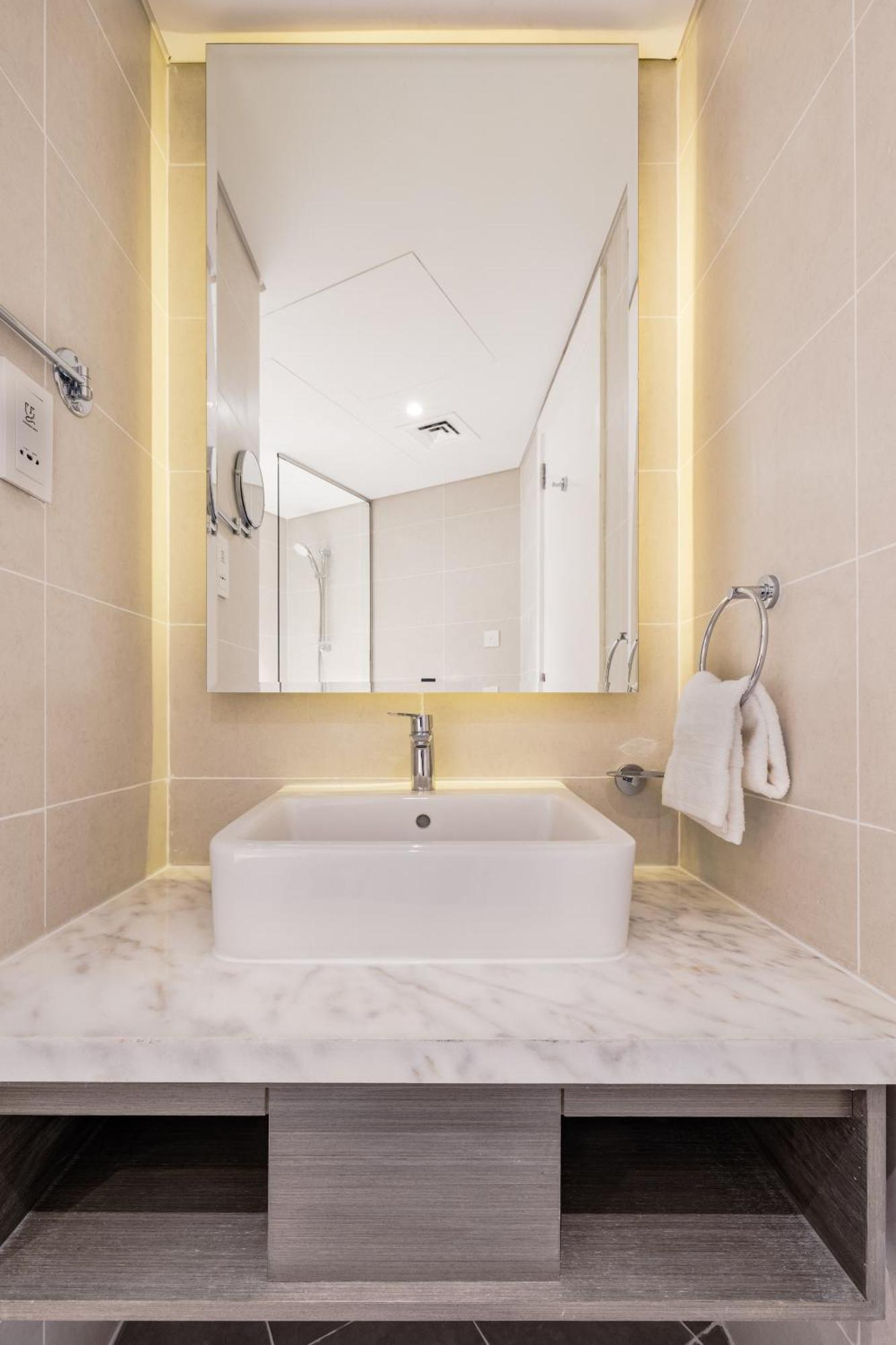 Aliving-luxury 2br Damac Maison Prive A, Business Bay- 1110 Apartment