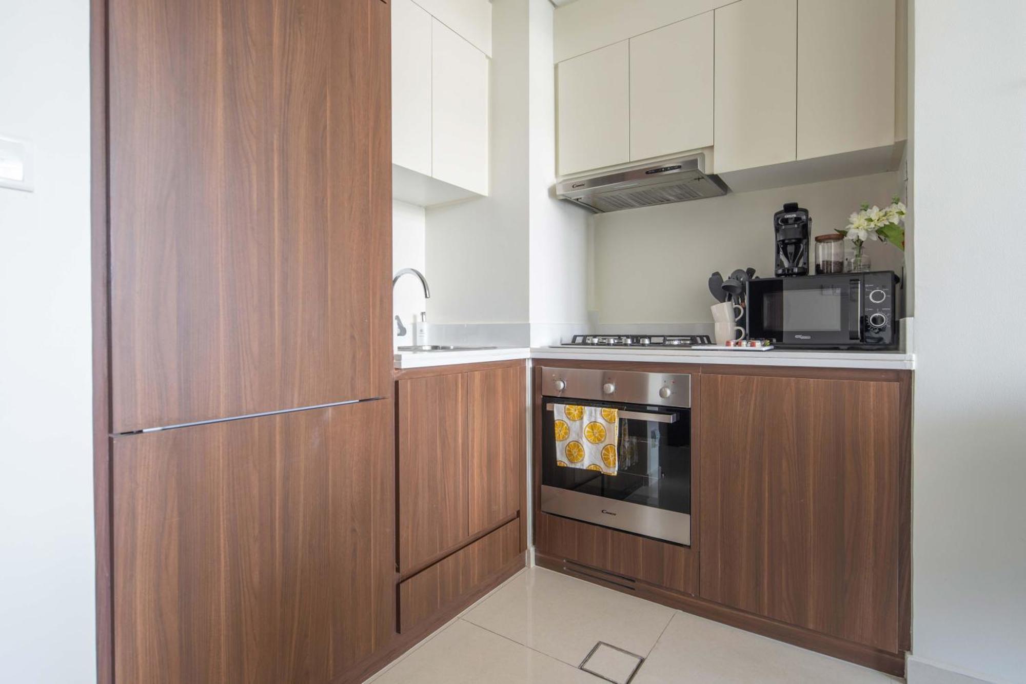 Frank Porter - Vera Residences Apartment *