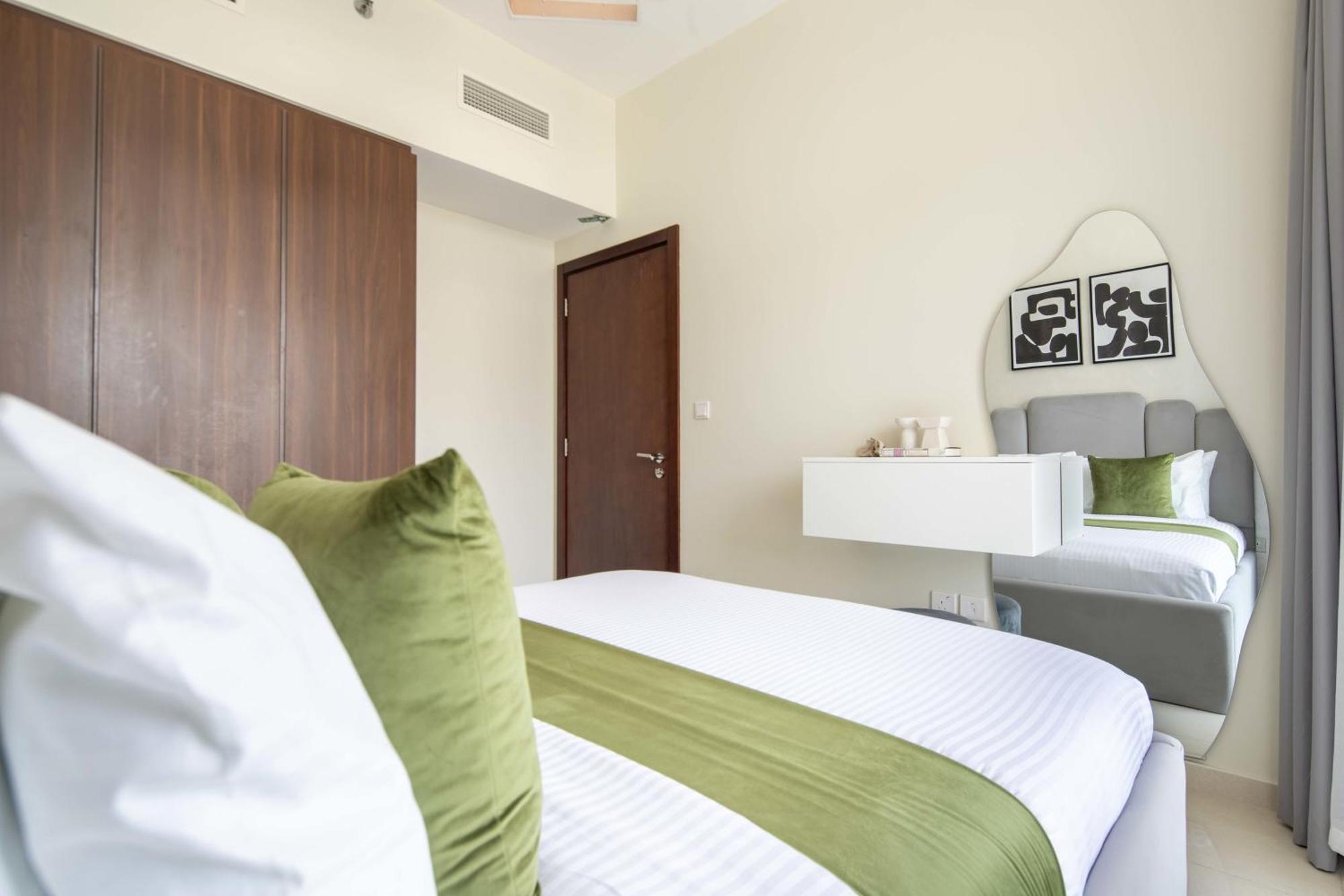 Frank Porter - Vera Residences *