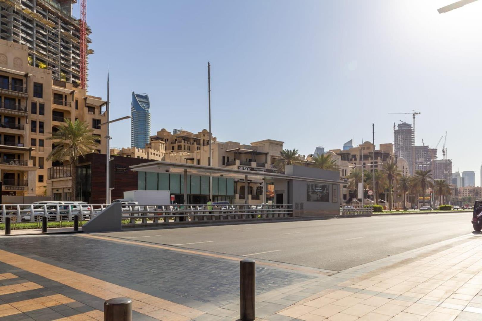 Frank Porter - Vera Residences * Dubai