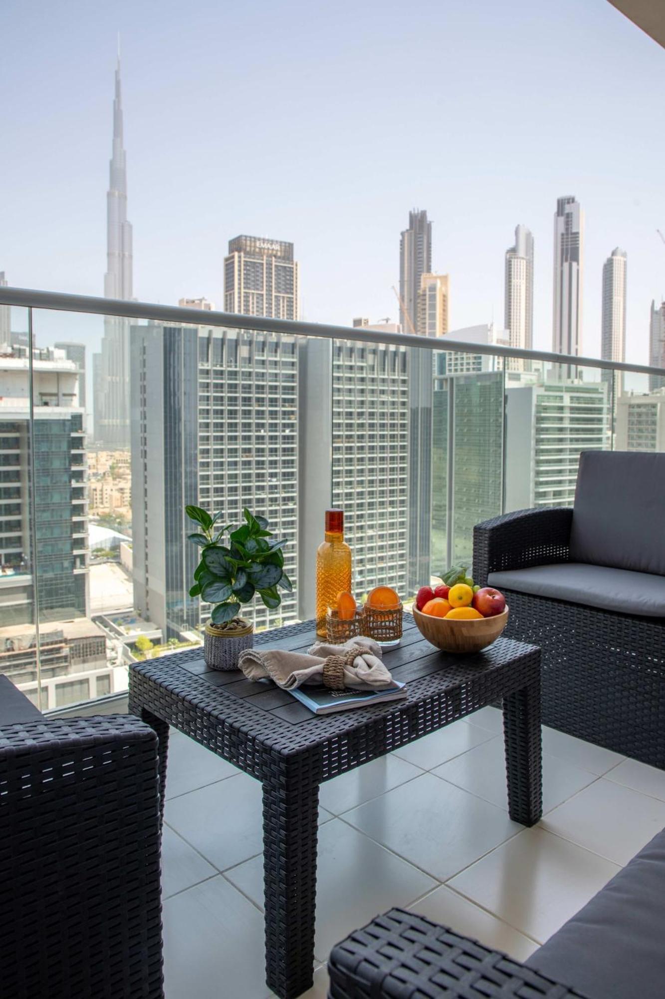 Frank Porter - Vera Residences Apartment Dubai