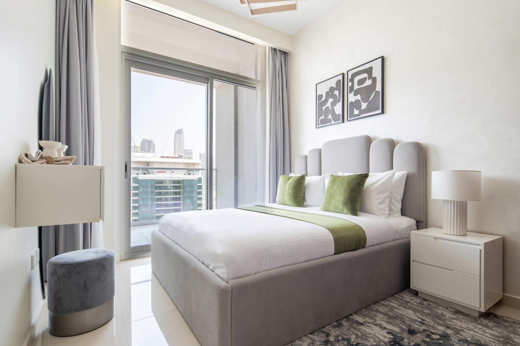 Frank Porter - Vera Residences Apartment Dubai