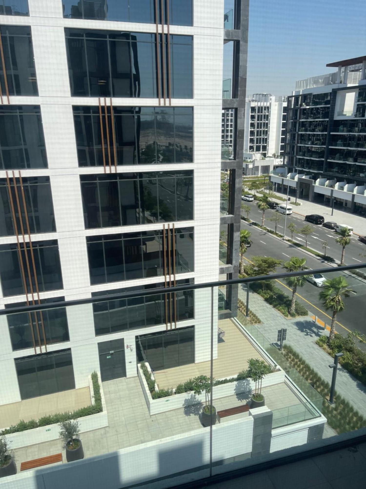 Amazing In Azizi Riviera 15 Dubai