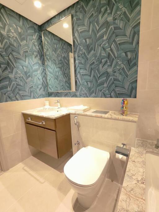 Burj View - 10 Minutes Walk Dream Lux Designer 3bd