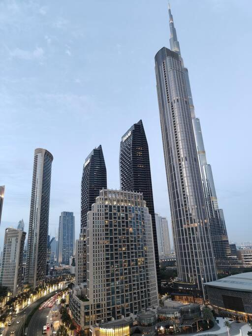 Burj View - 10 Minutes Walk Dream Lux Designer 3bd Holiday home Dubai