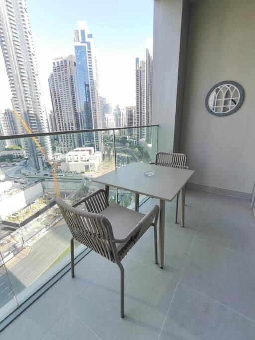 Burj View - 10 Minutes Walk Dream Lux Designer 3bd Holiday home Dubai