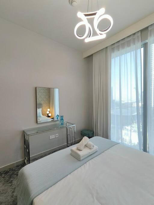 Burj View - 10 Minutes Walk Dream Lux Designer 3bd Holiday home Dubai