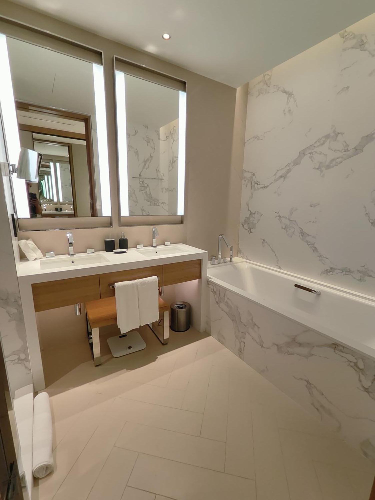 2bd Luxury Opera District Downtown