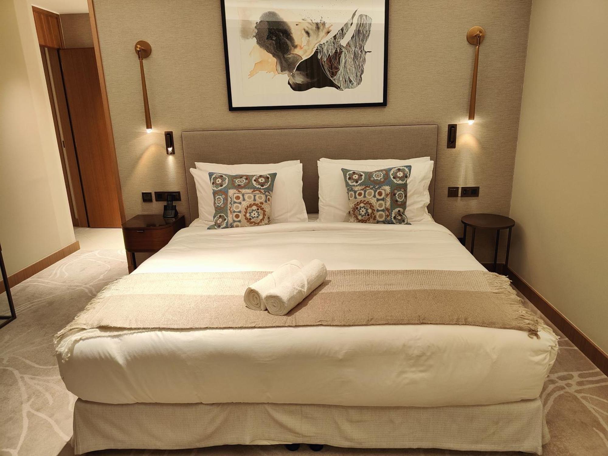 2bd Luxury Opera District Downtown