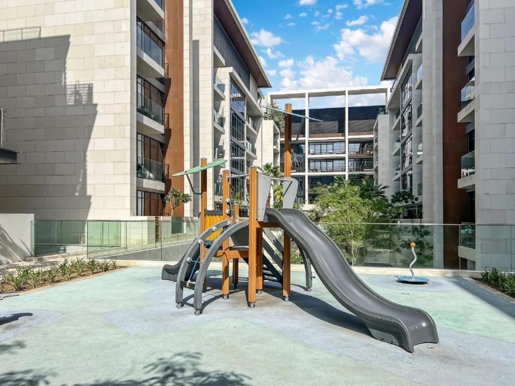 Daire Luxury With Pool, Patio & Gym In Walk
