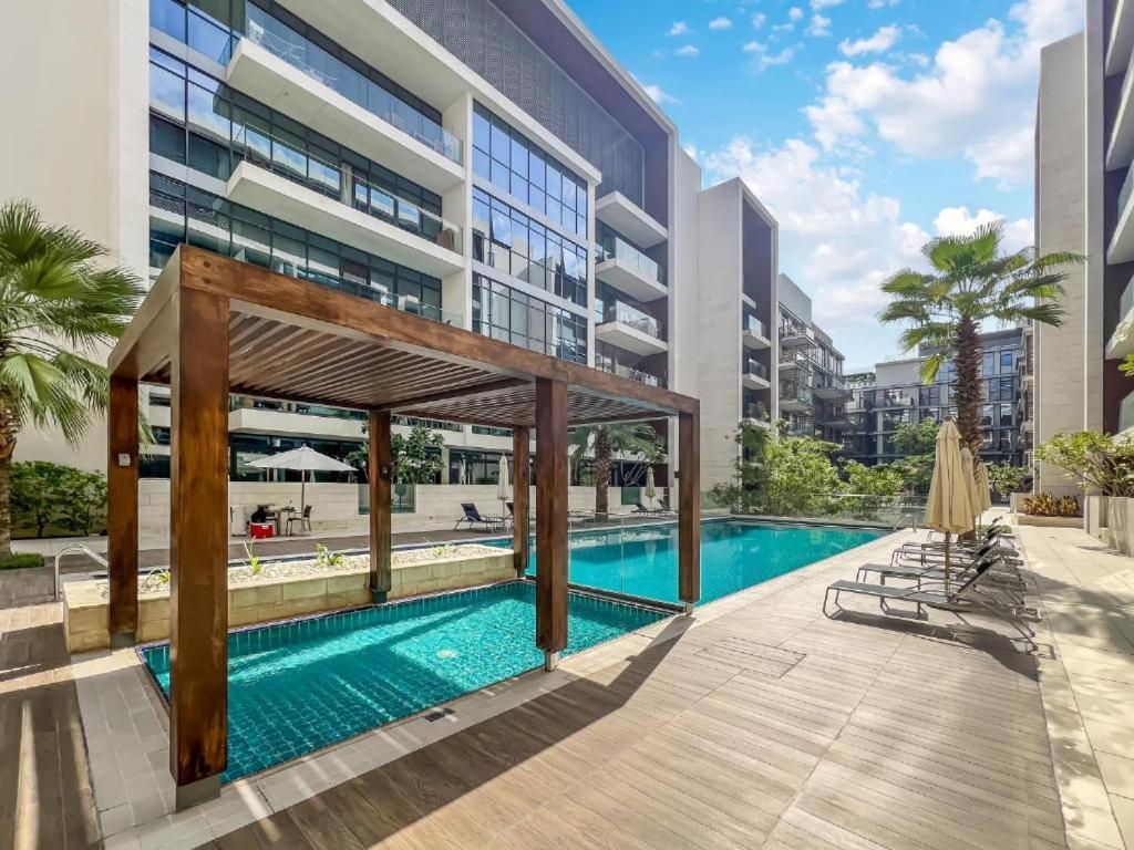 Daire Luxury With Pool, Patio & Gym In Walk *