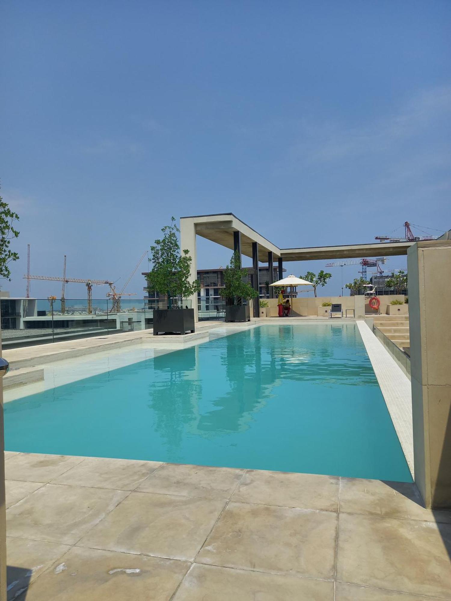 Luxury With Pool, Patio & Gym In Walk Daire