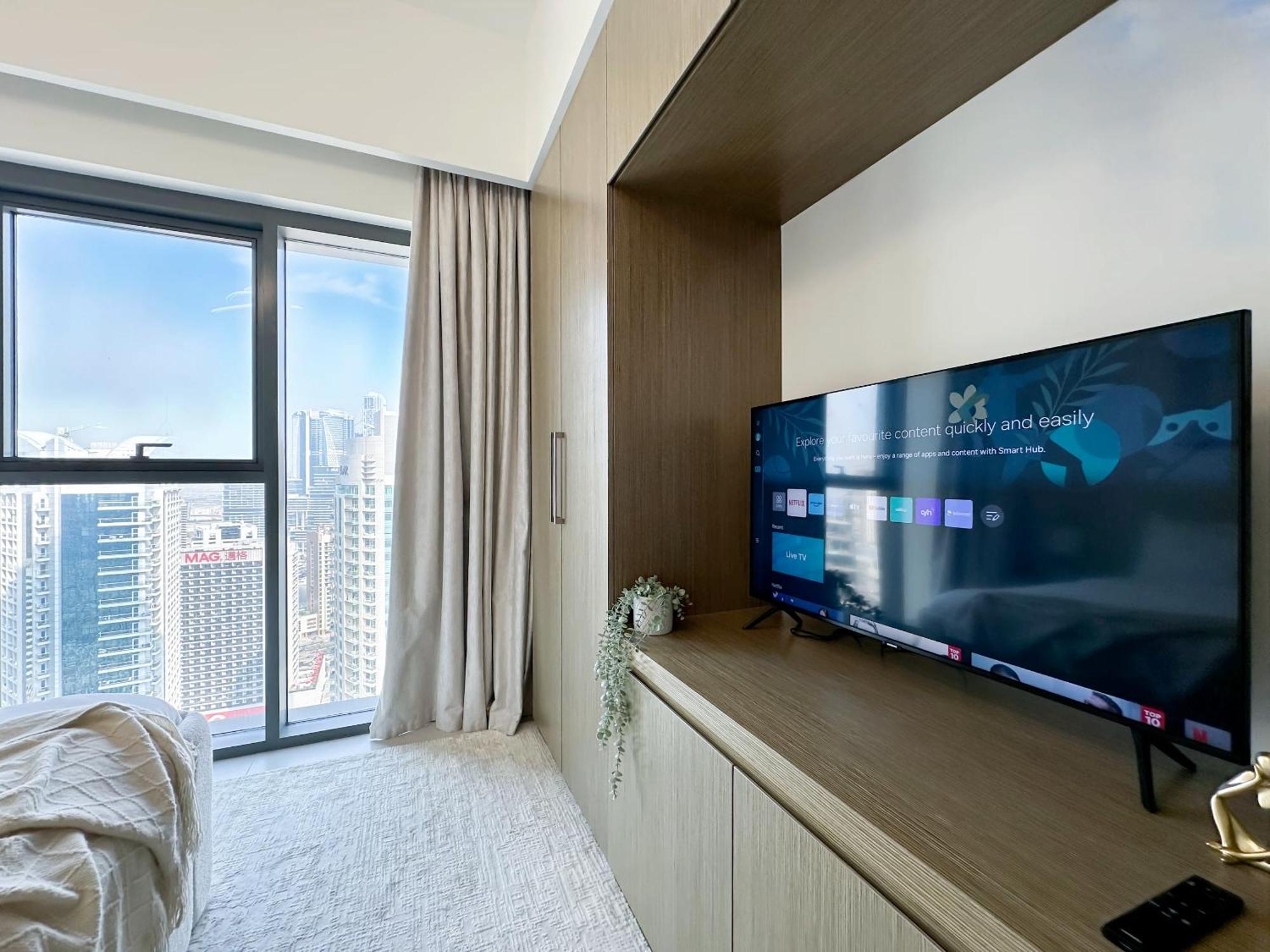 Trophy - Euphoria Eclipse In 29th Floor In Burj Royale Apartment
