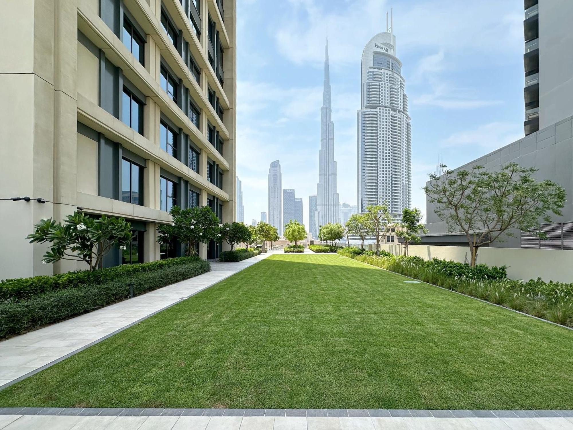 Trophy - Euphoria Eclipse In 29th Floor In Burj Royale Apartment *
