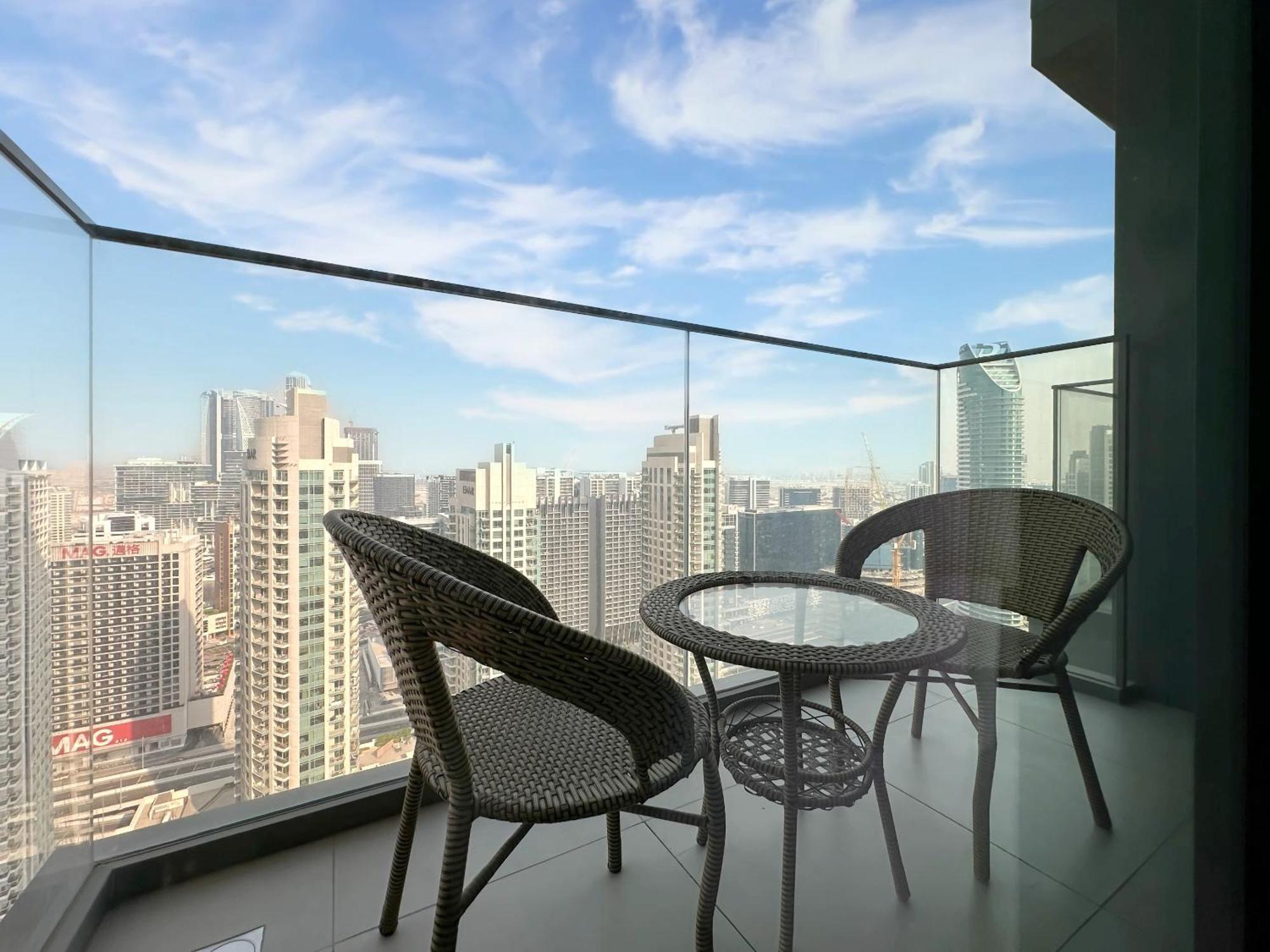 Trophy - Euphoria Eclipse In 29th Floor In Burj Royale
