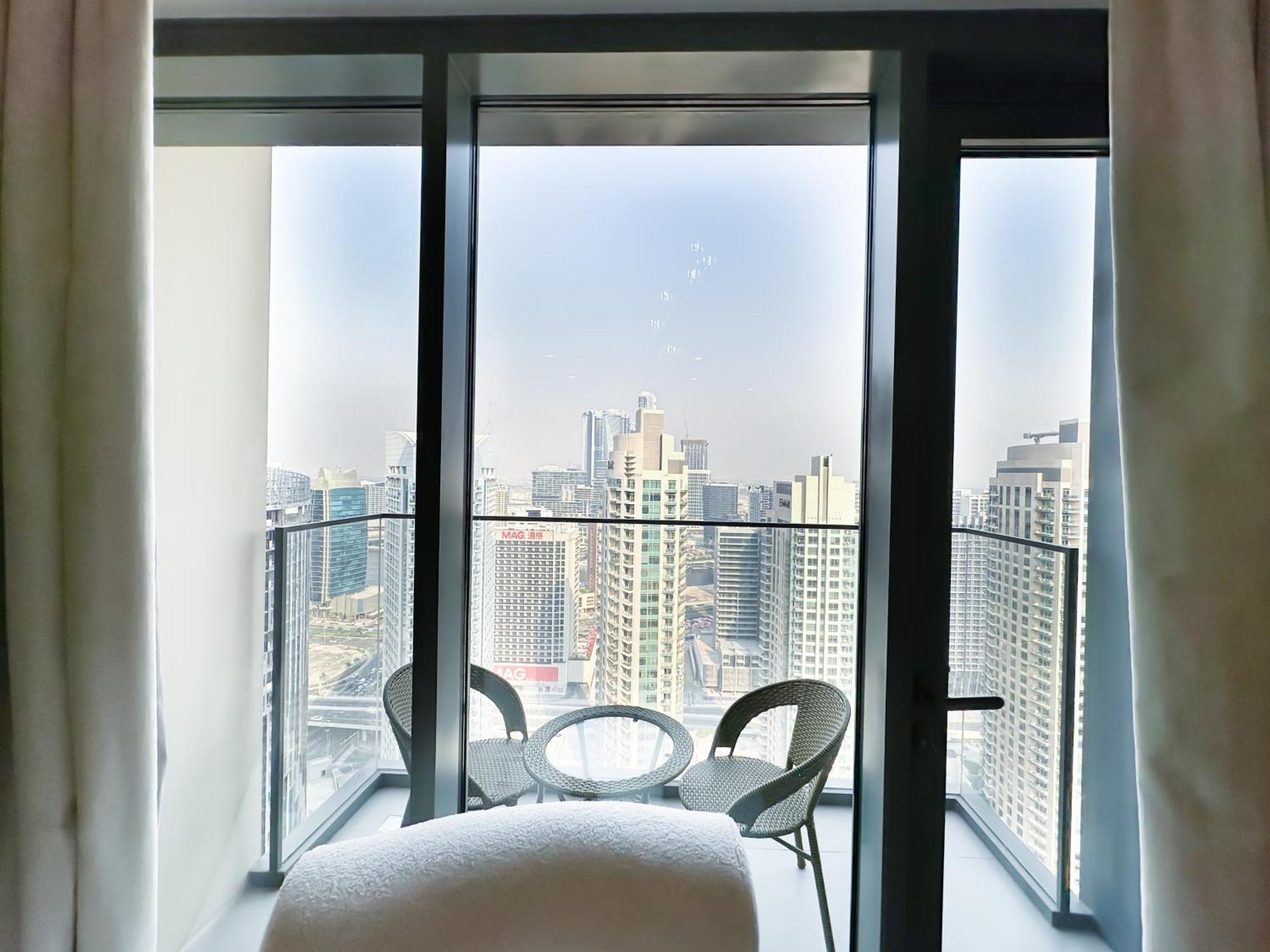 Trophy - Euphoria Eclipse In 29th Floor In Burj Royale Apartment Dubai