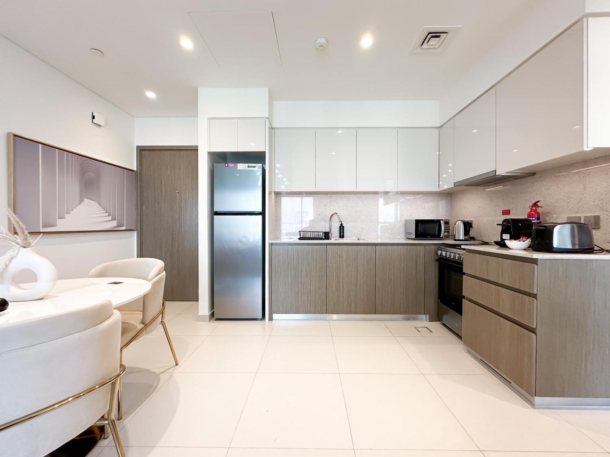 Trophy - Euphoria Eclipse In 29th Floor In Burj Royale Dubai