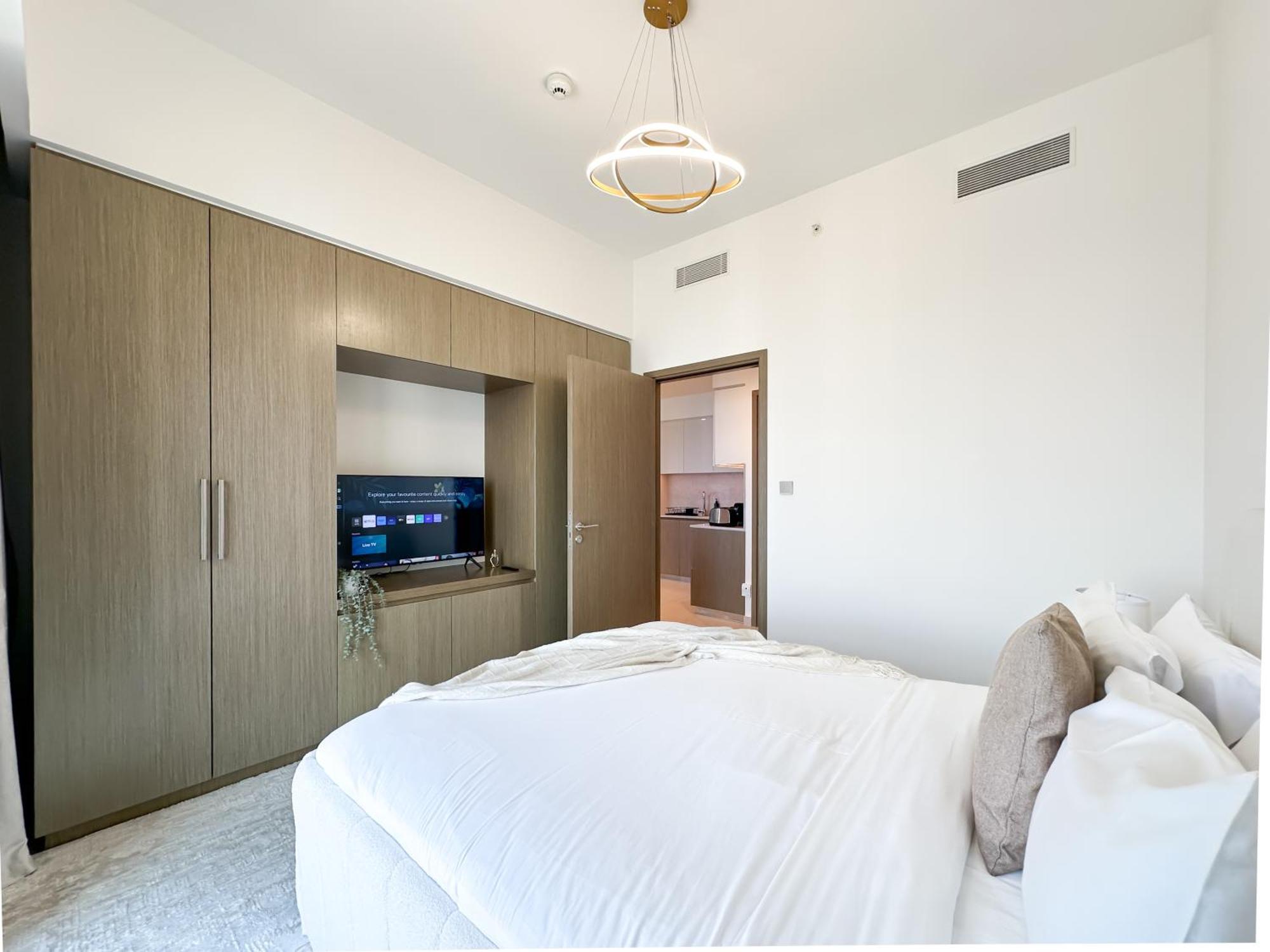Apartment Trophy - Euphoria Eclipse In 29th Floor In Burj Royale