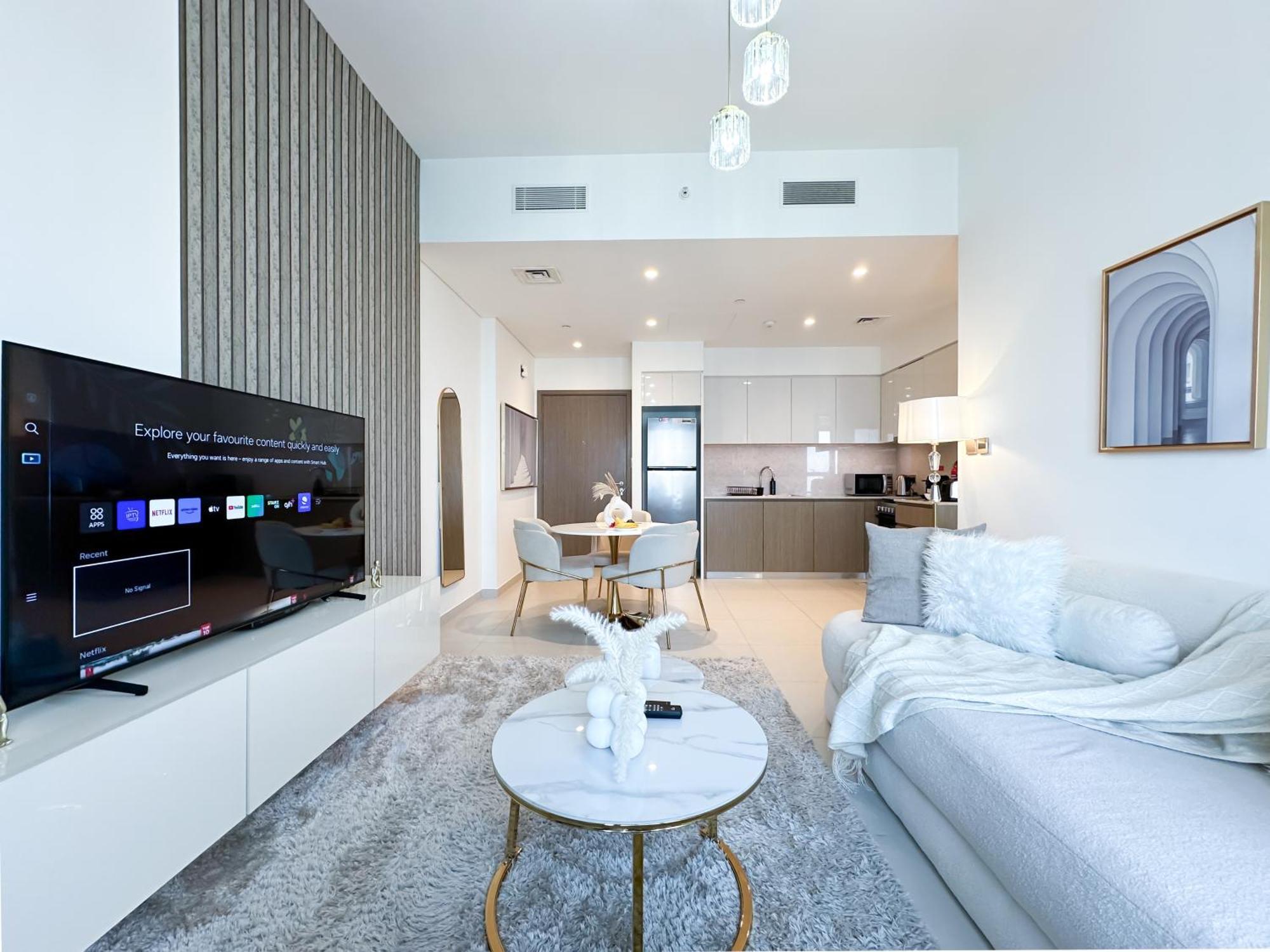 Trophy - Euphoria Eclipse In 29th Floor In Burj Royale Apartment Dubai
