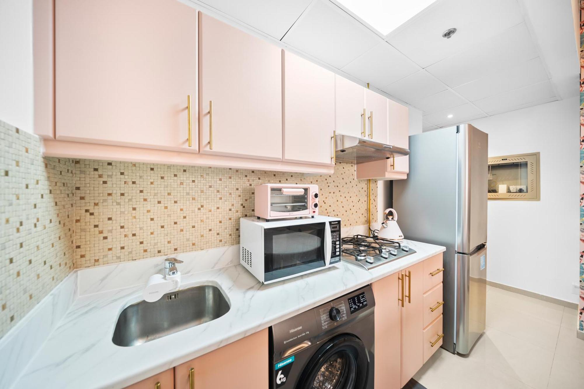 Studio Apartment *