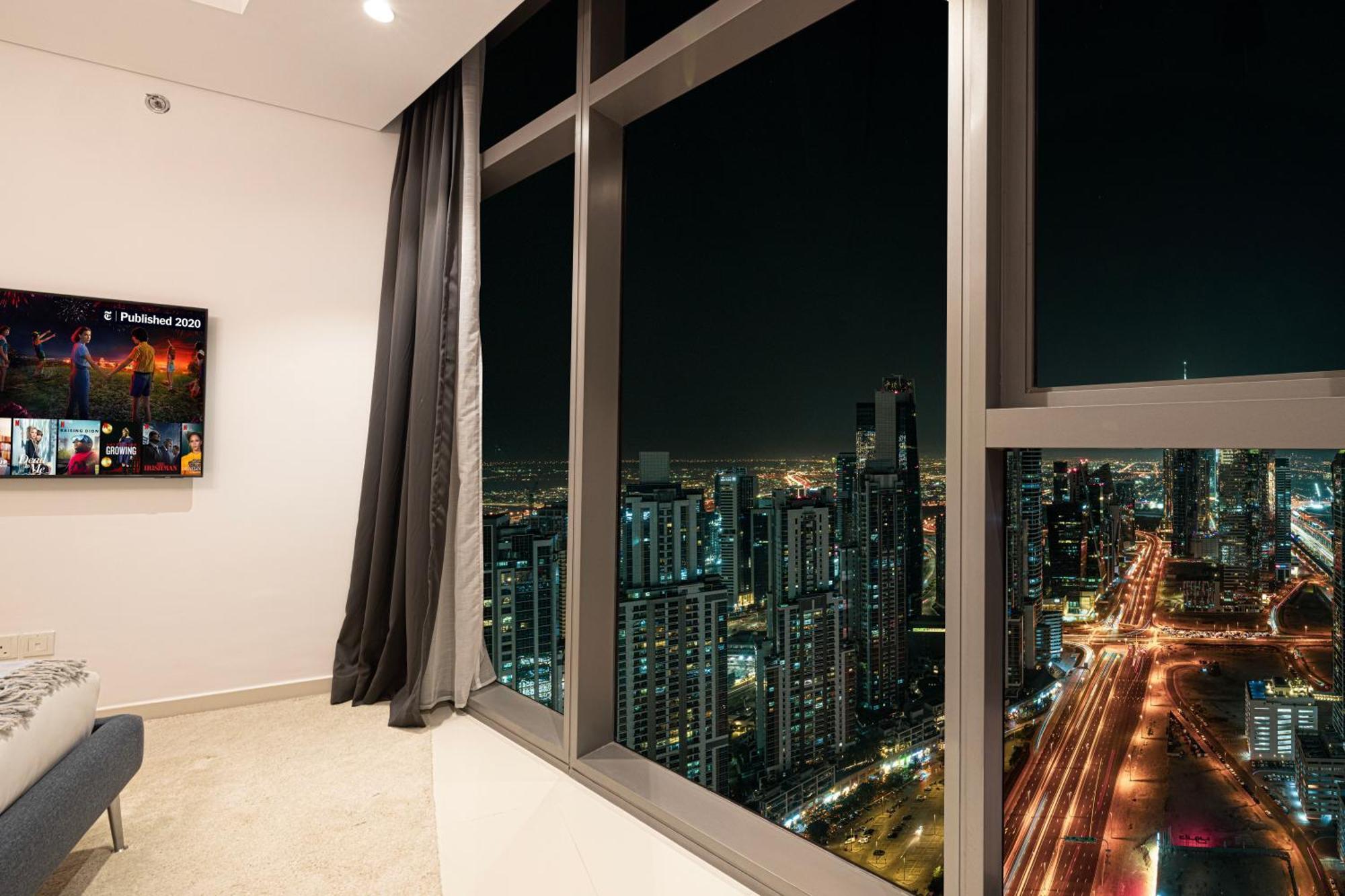 Daire Smartstay At Paramount Tower - Sea And Downtown Views - Infinity Pool - Modern Luxury Residences Dubai