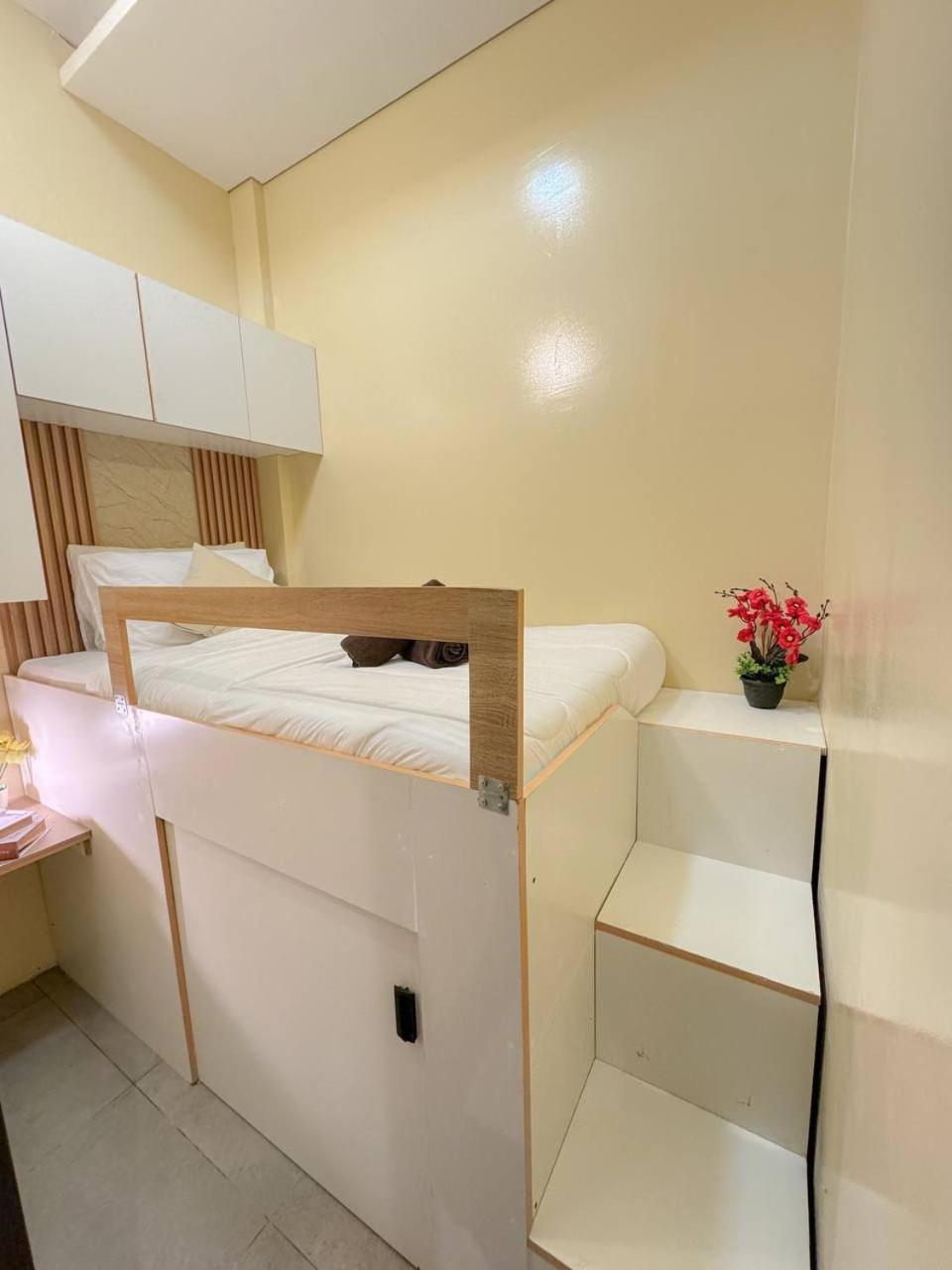 With Private Near Downtown Business Bay Pansiyon Dubai
