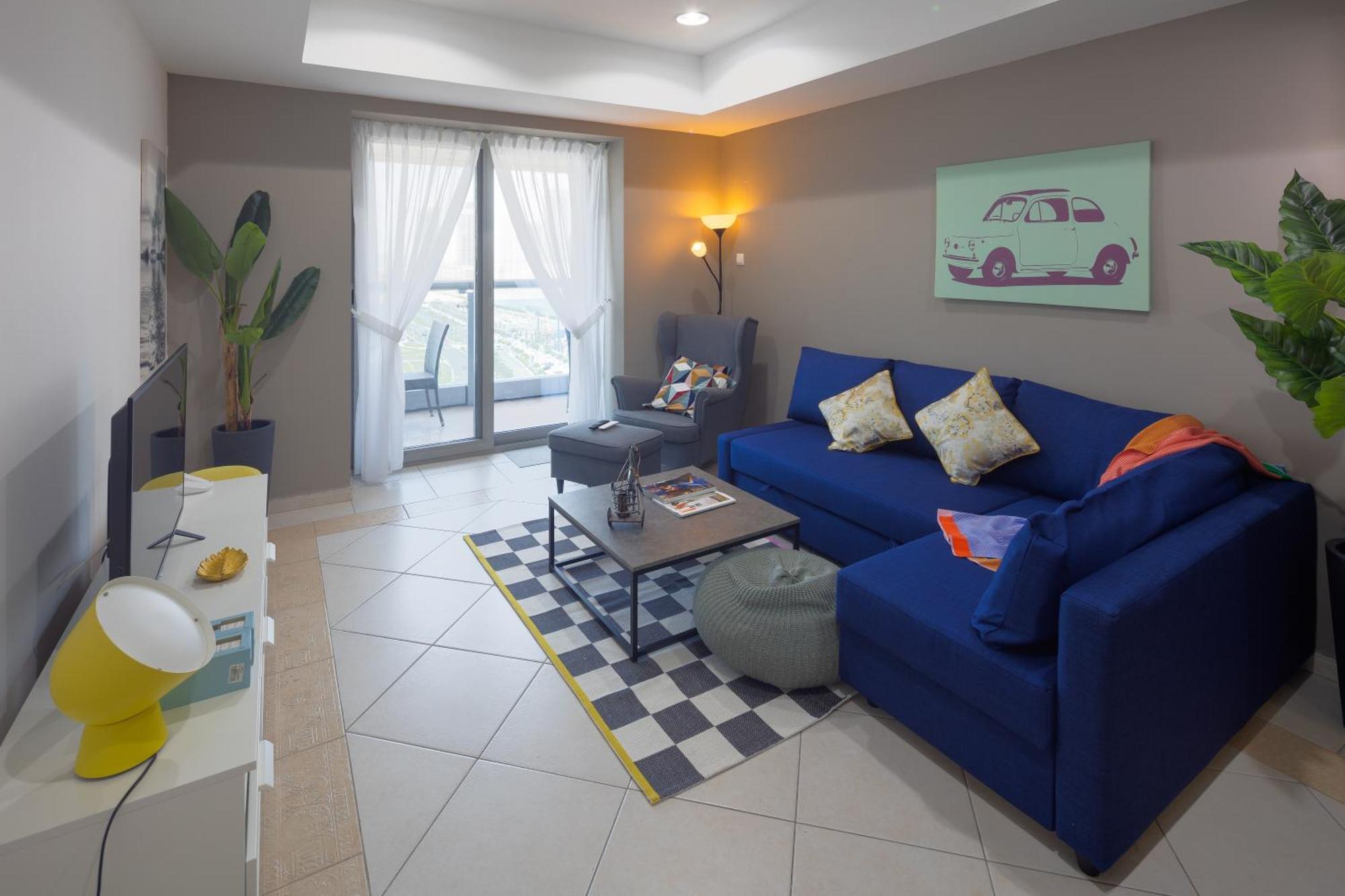 Marina View,central Location,public Transport Access,dwellingz Apartment