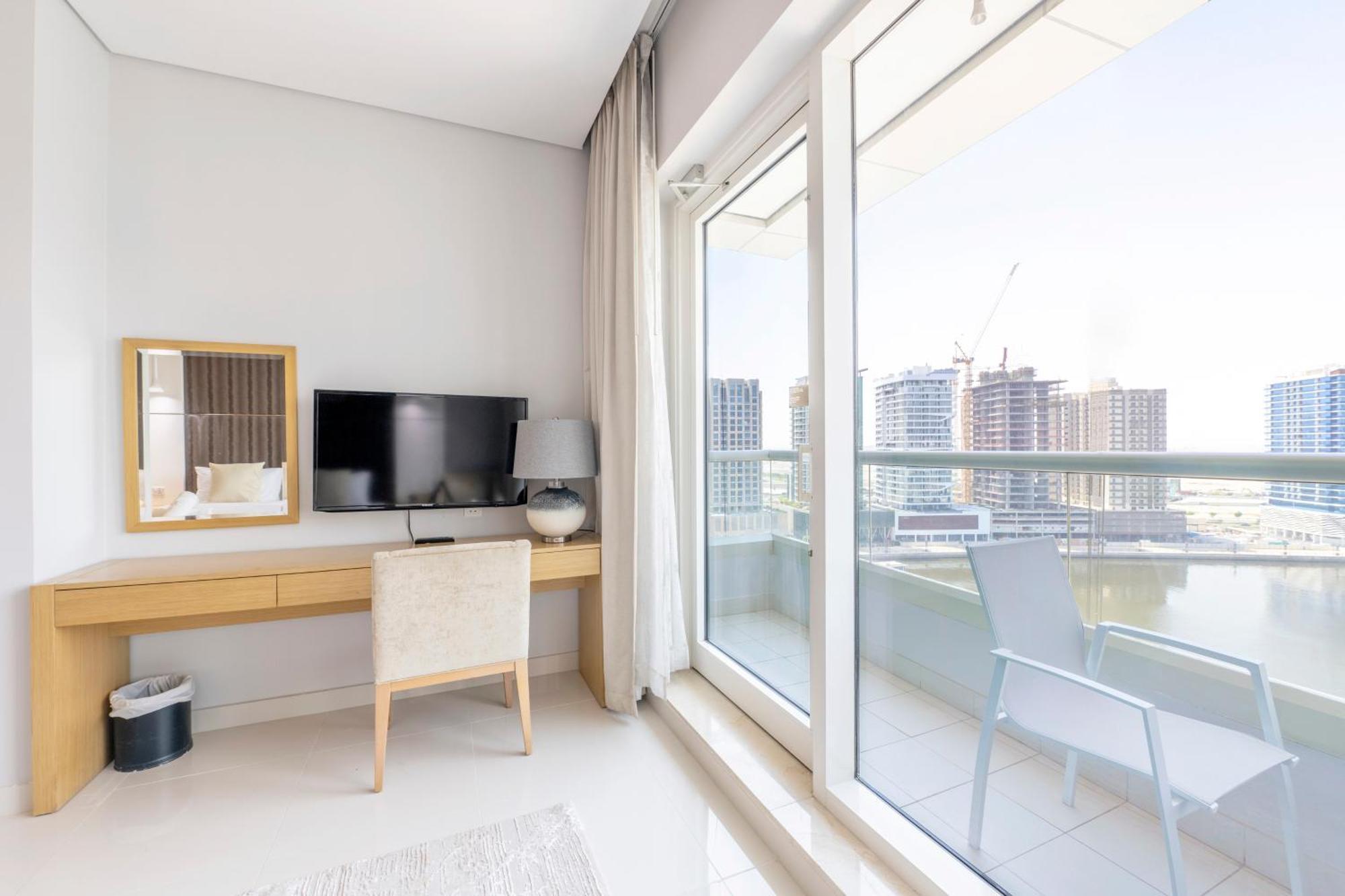 Damac Canal Views Residences Aparthotel Dubai