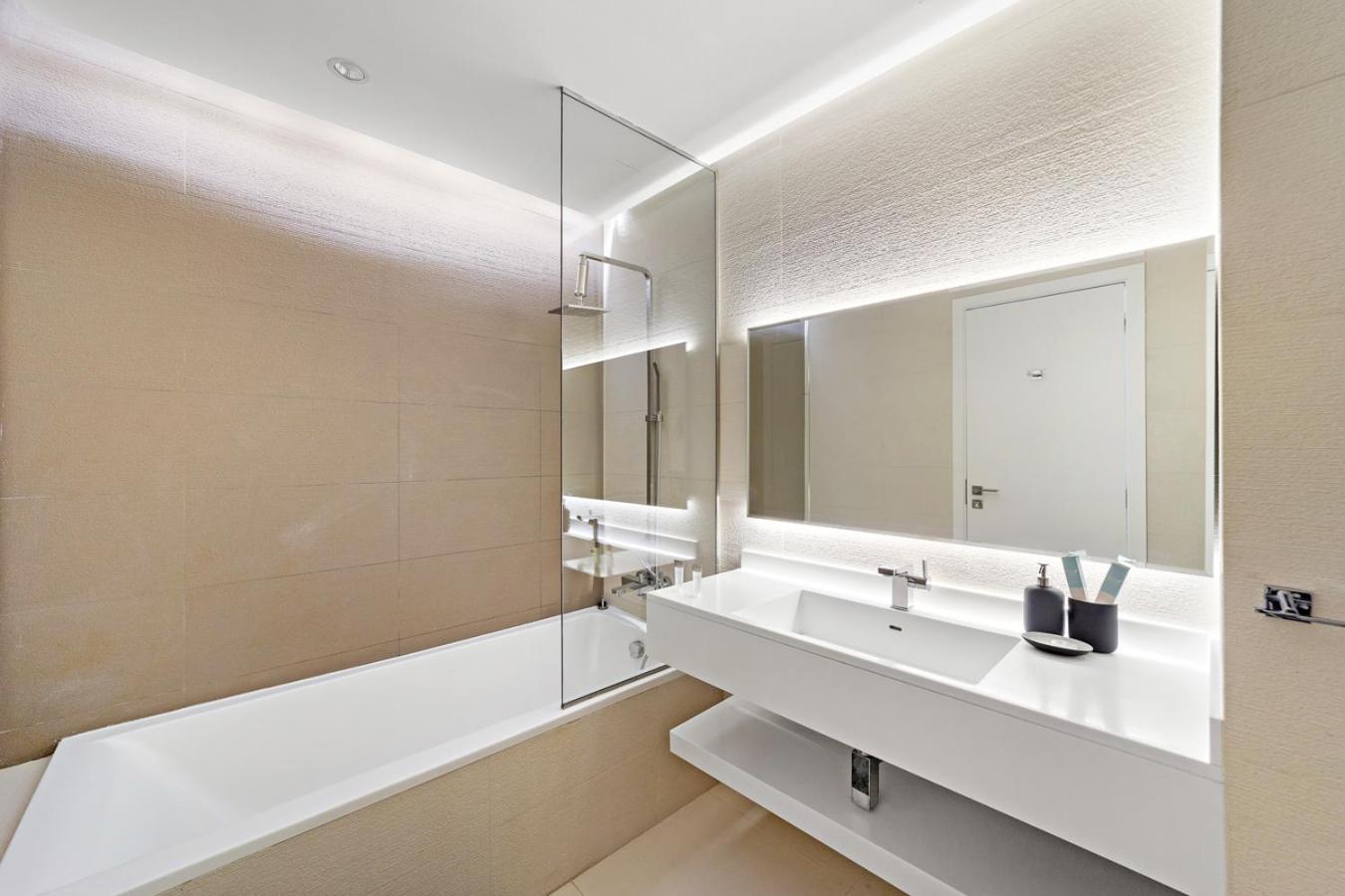 Stonetree - Brand New 1 Bedroom In Prime Location *