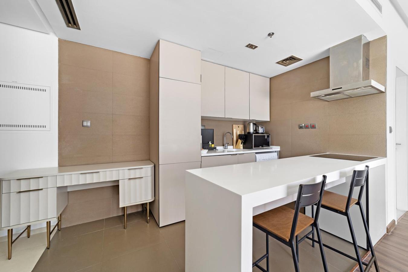 Stonetree - Brand New 1 Bedroom In Prime Location Apartment