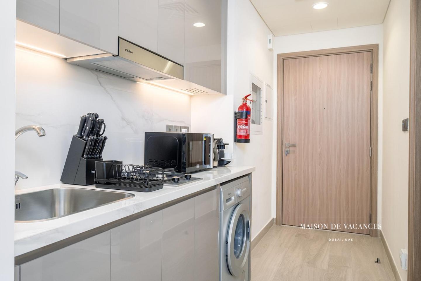 Apartment Large Balcony 10 Minutes From Mall Dubai
